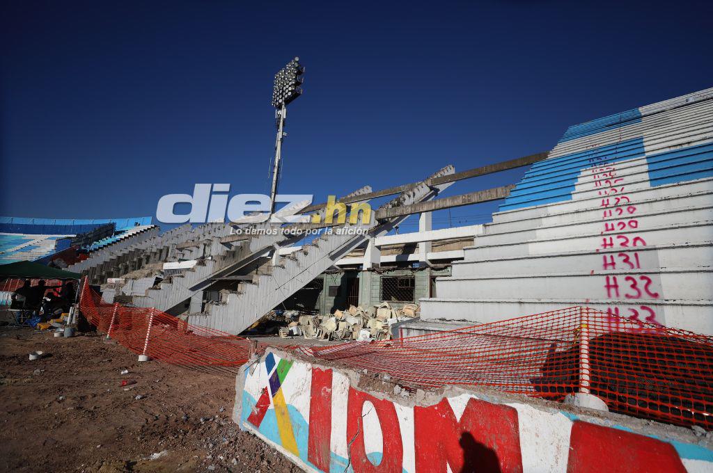 Así luce la grama del estadio Nacional Chelato Uclés tras el concierto y sigue la demolición de las graderías