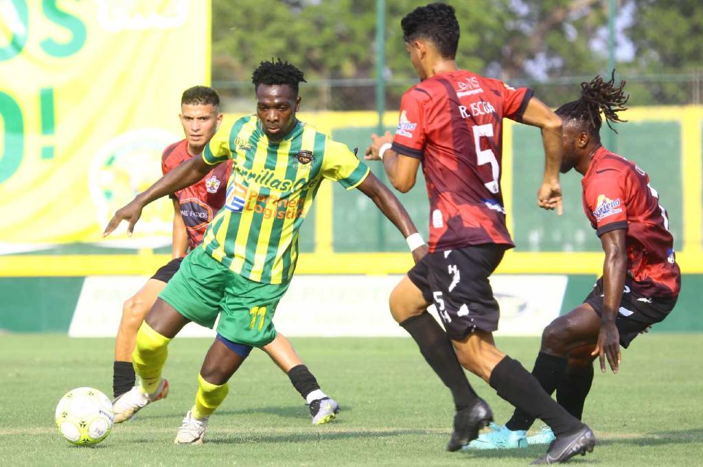 Parrillas One igualó sin goles ante Lone Fc en el Estadio Luis Girón. FOTOS: Moisés Valenzuela
