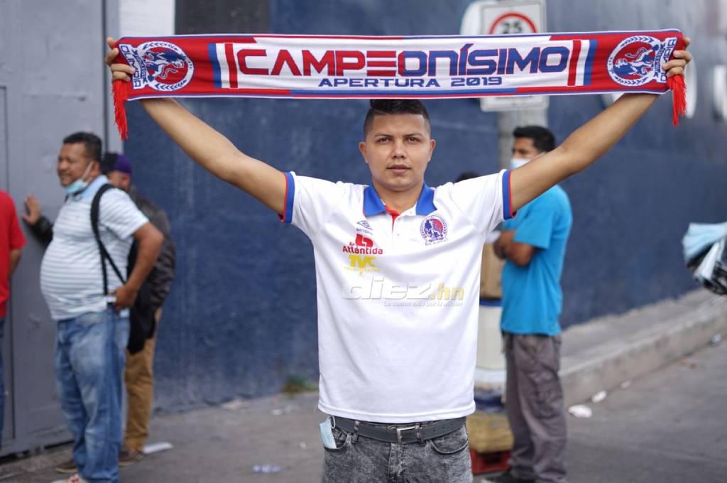 ¡Ya se respira la final en el Nacional! Así se vive el ambiente previo al Olimpia vs Real España en Tegucigalpa