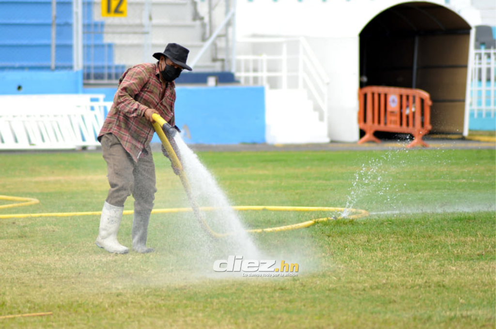 ¡Ya tiene nuevas butacas, pero la cancha está peor! Así luce actualmente el estadio Nacional y los cambios que vienen a mitad de año