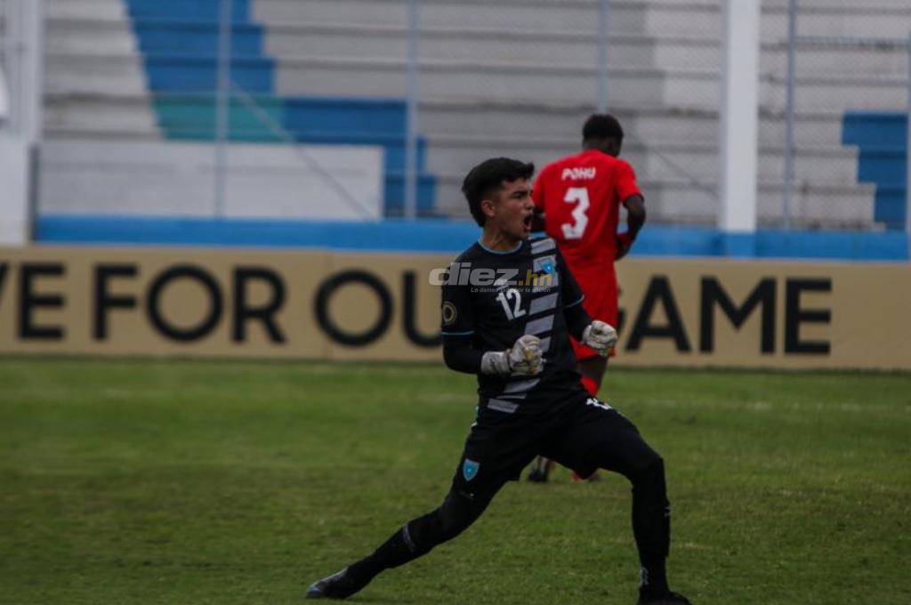 NO SE VIO EN TV: La burla del portero de Guatemala, el júbilo chapín tras dar la sorpresa y así festejaron en el camerino