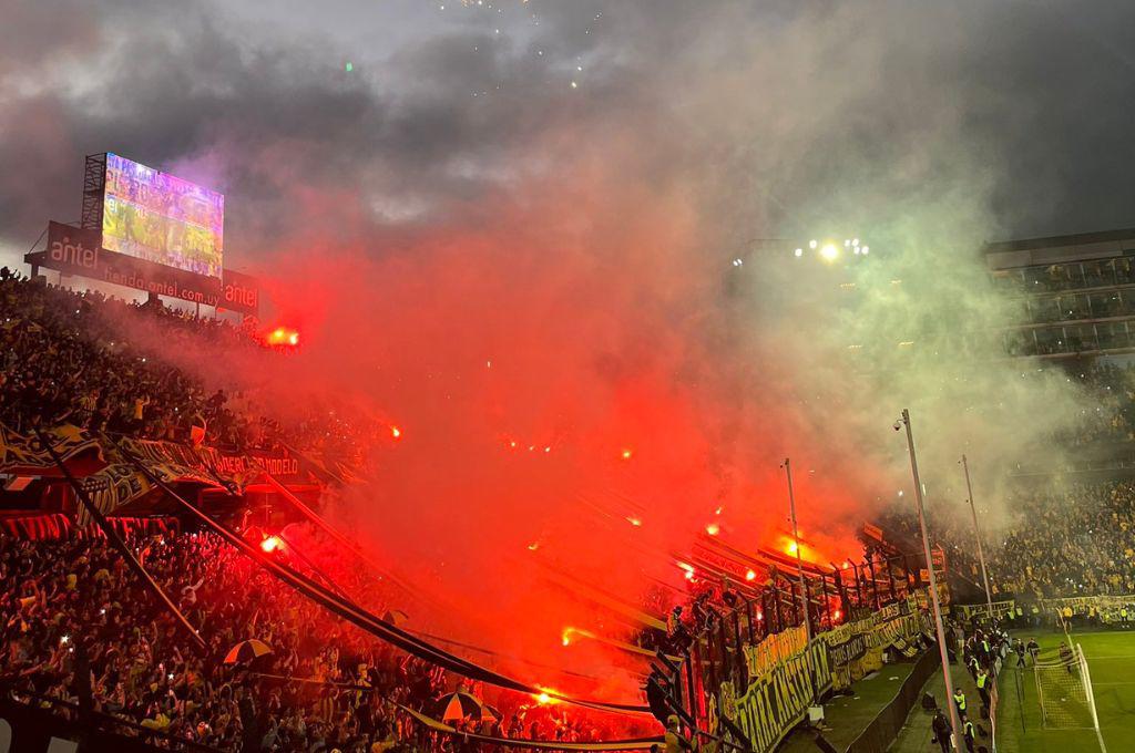 Un infierno: Peñarol se consagró campeón de Uruguay tras vencer a Fénix y así fue la tremenda celebración