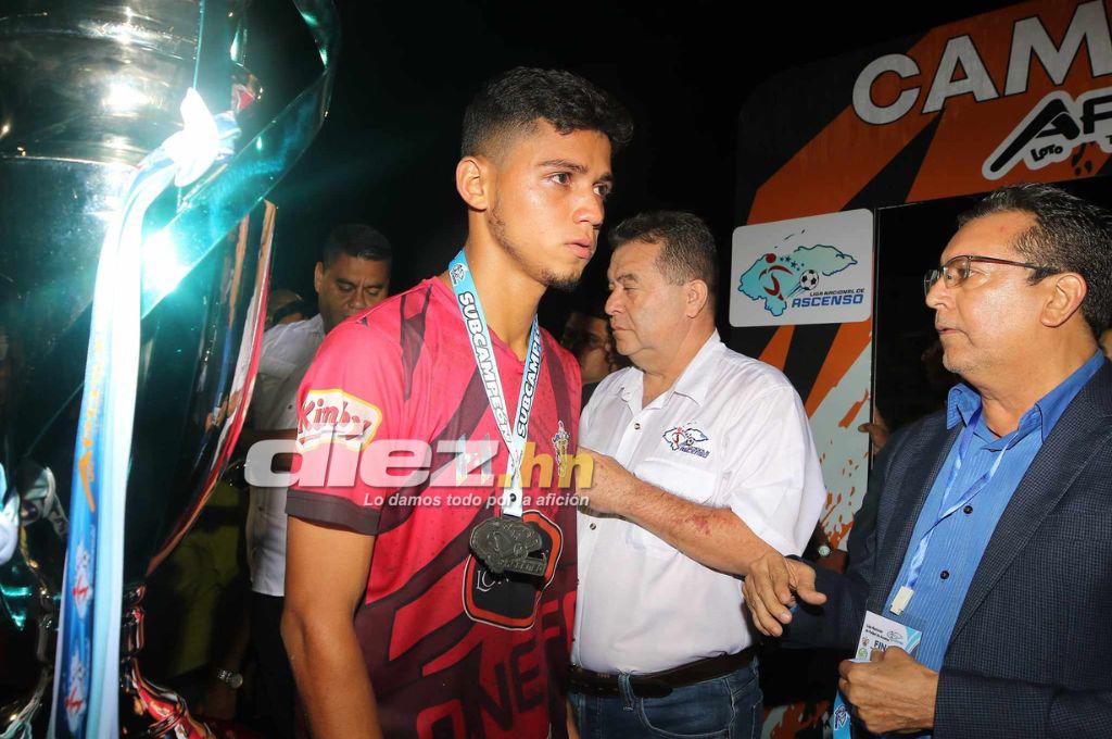 Así fue la eufórica celebración de Juticalpa FC tras conseguir el ascenso a la primera división y la tristeza del Lone FC