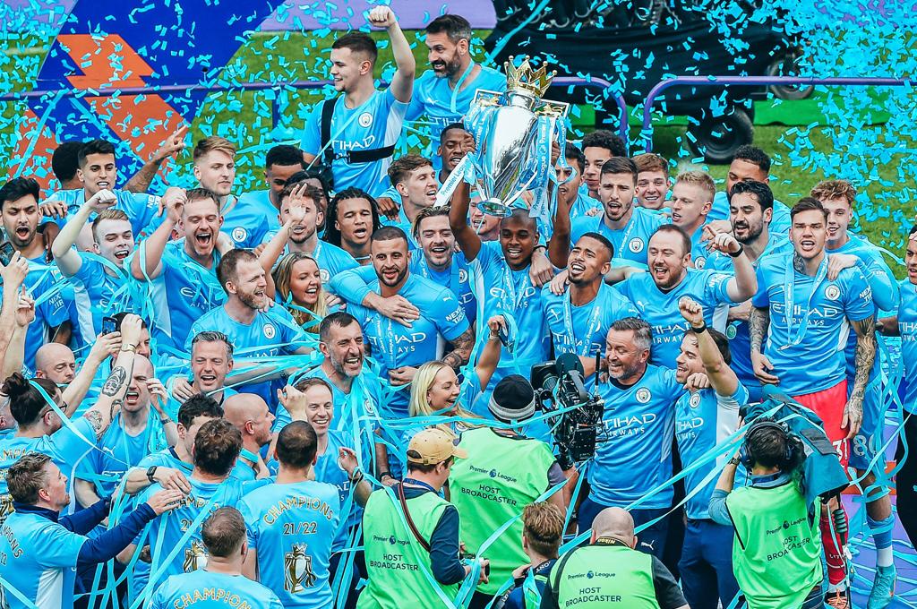 Así se festeja una Premier League: Guardiola llora y la tremenda locura en el City tras conseguir el título