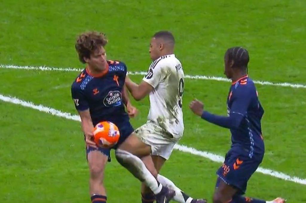 El árbitro y el VAR perdonaron al Real Madrid de una roja, los penales que no fueron sancionados y la noche mágica de Mbappé