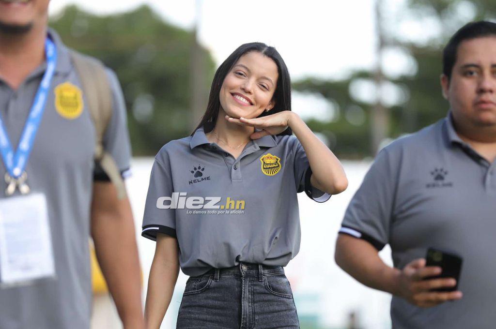 Muchas bellezas y gran ambiente en el estadio Morazán para el clásico entre Real España-Olimpia