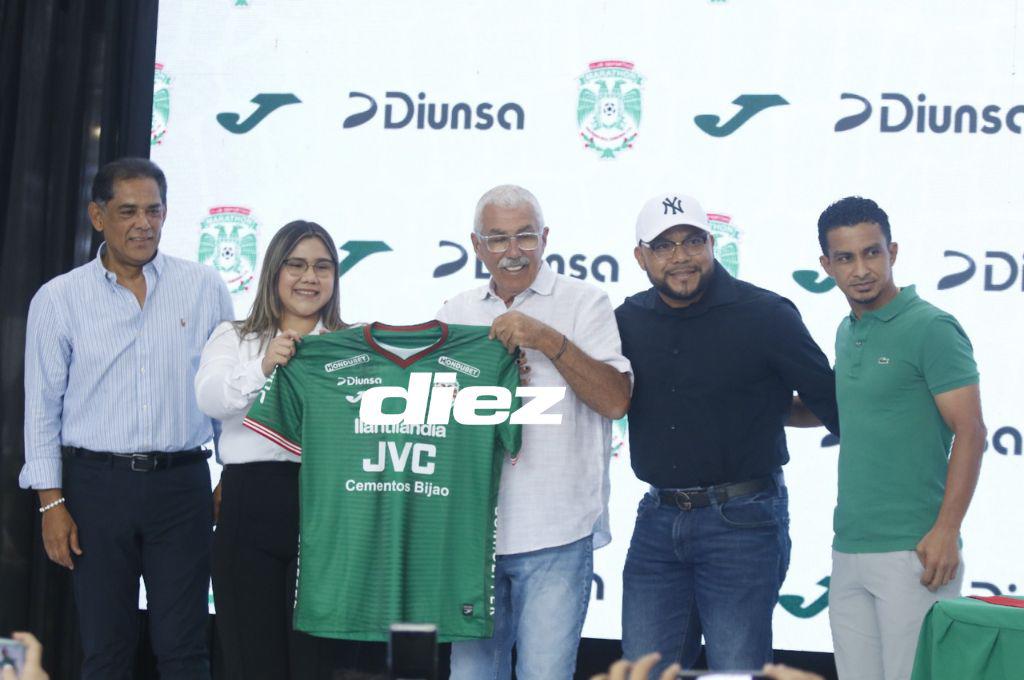 Cuerpo técnico con ídolos del club y un Manolo muy feliz: así fue la presentación de Keosseián como nuevo DT del Marathón