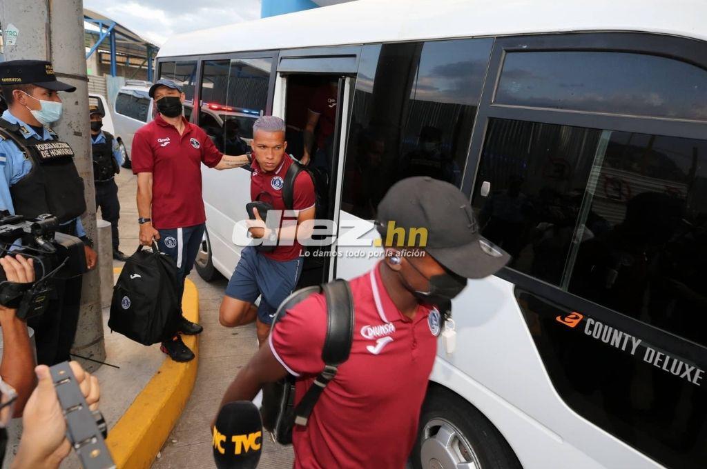 Espectaculares modelos y todo el ambiente que se vive en la semifinal de ida entre Motagua y Olimpia