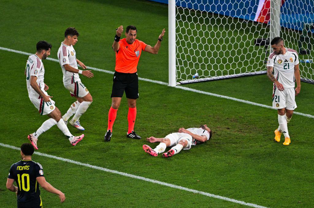 Barnabás Varga: Sale a luz la primera foto del futbolista de Hungría que sufrió conmoción cerebral y fracturas en su cara