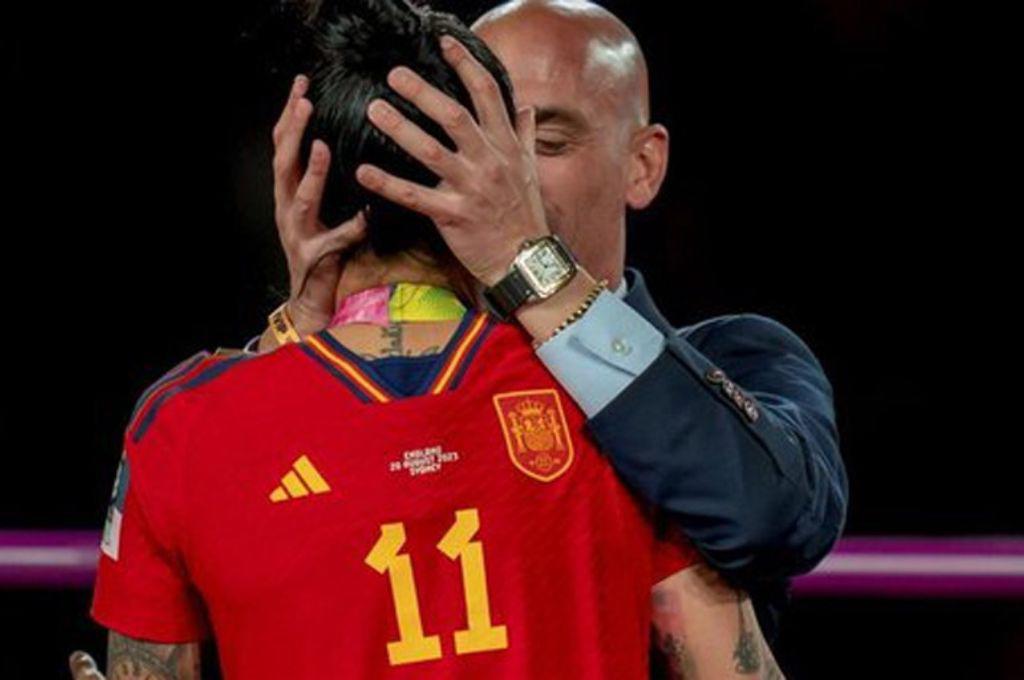 El juez mandó a callar a Rubiales en pleno testimonio de Hermoso: así fue el primer día del juicio sobre el beso que recorrió el mundo