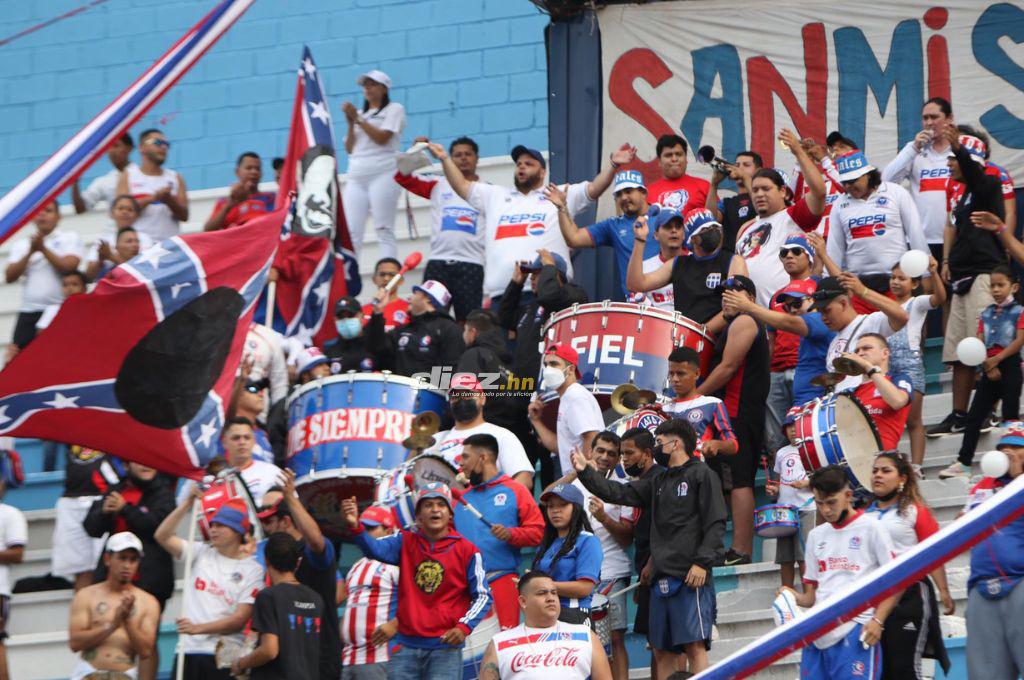 NO SE VIO EN TV: Las selfies del “Toro” Benguché, el detalle con los tacos del debutante Francisco Martínez y el enfado de Manolo Keosseián