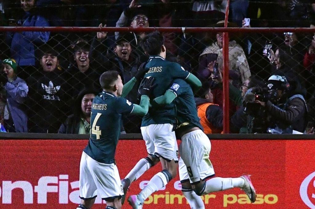 Hojas de coca predicen la selección que ganará en el repechaje rumbo al Mundial 2026