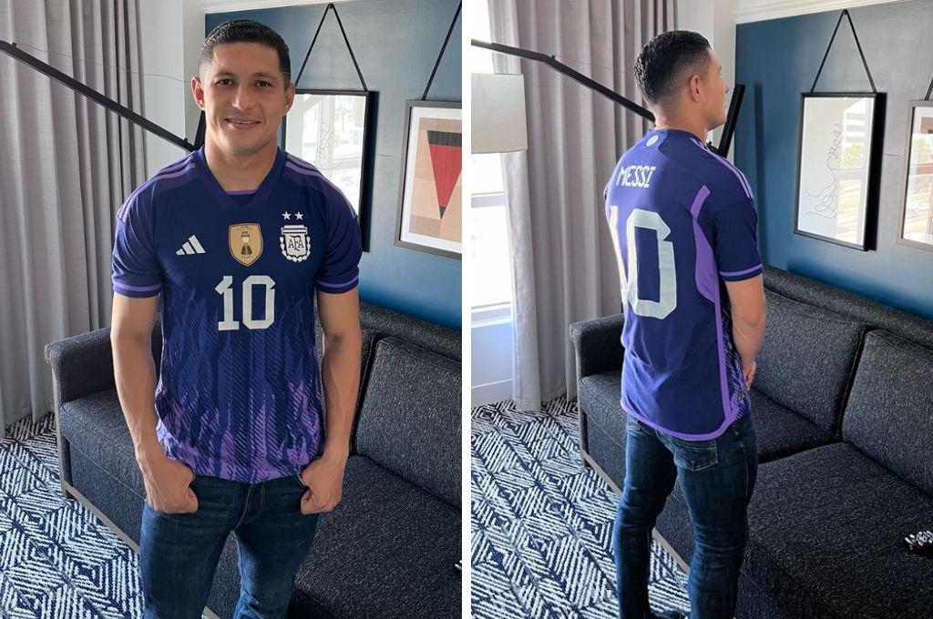 Héctor Castellanos ya luce la camisa de Argentina que le regaló Messi: “Todos mis compañeros la querían”
