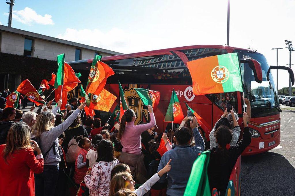 ¡Llegó el comandante! Elegante y sonriente arribó Cristiano Ronaldo a su último baile con Portugal al Mundial Qatar 2022