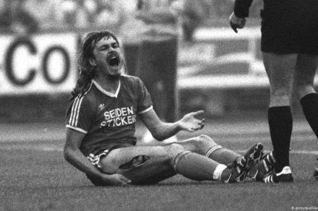 Ter Stegen se suma: las terribles lesiones que se han dado en la historia del fútbol; rodillas y tobillos rotos