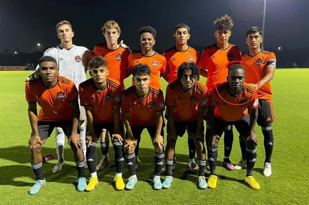 Maynor Suazo juega para la Sub-20 del Houston Dynamo de la MLS.