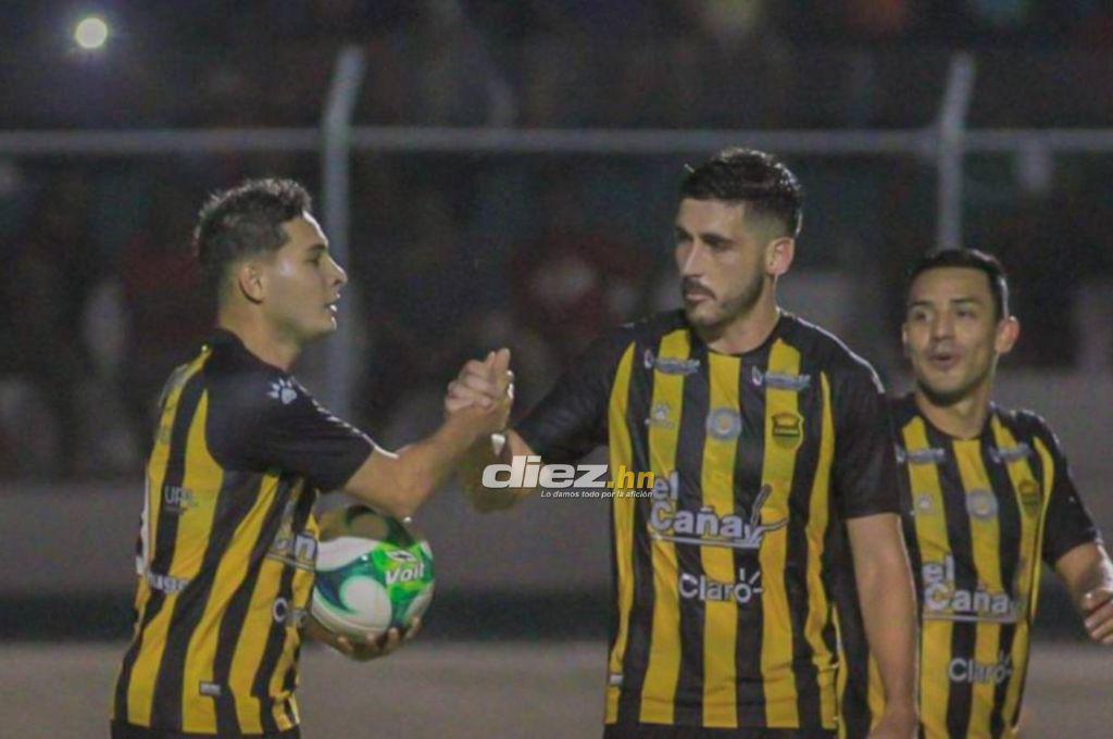 El cariño de Troglio a ex Olimpia, la bronca de Benguché y la molestia de la Ultra Fiel ¿quién es la chica de palco?