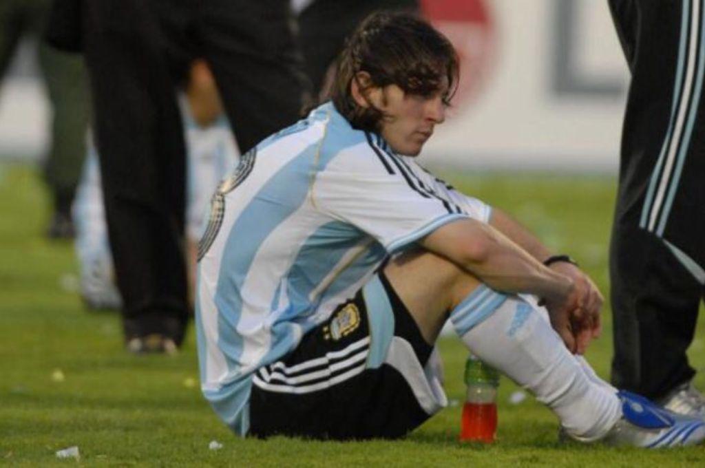 Árbitro confiesa que ayudó a Messi para jugar una final de la Copa América a cambio de un regalo: “Me lo dio en el camerino”