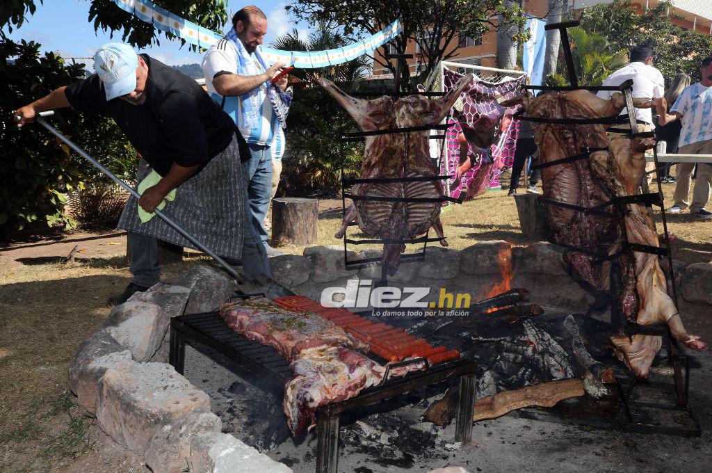 ¿Qué mirás bobo? con asado, al ritmo del bombo y entre abrazos: Así disfrutaron el título mundial en la Embajada de Argentina en Honduras
