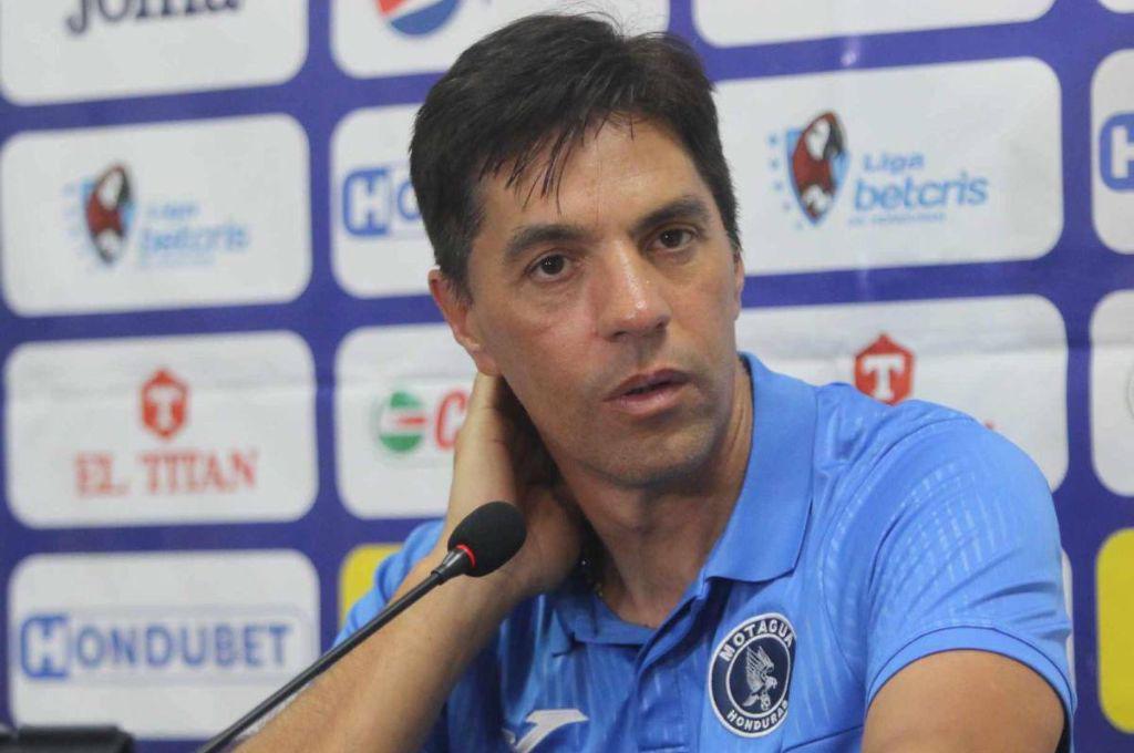 Vigevani expresa su incomodidad y lanza tremendo dardo: “Allá afuera hacen una película o algunos medios intentan vender otra”