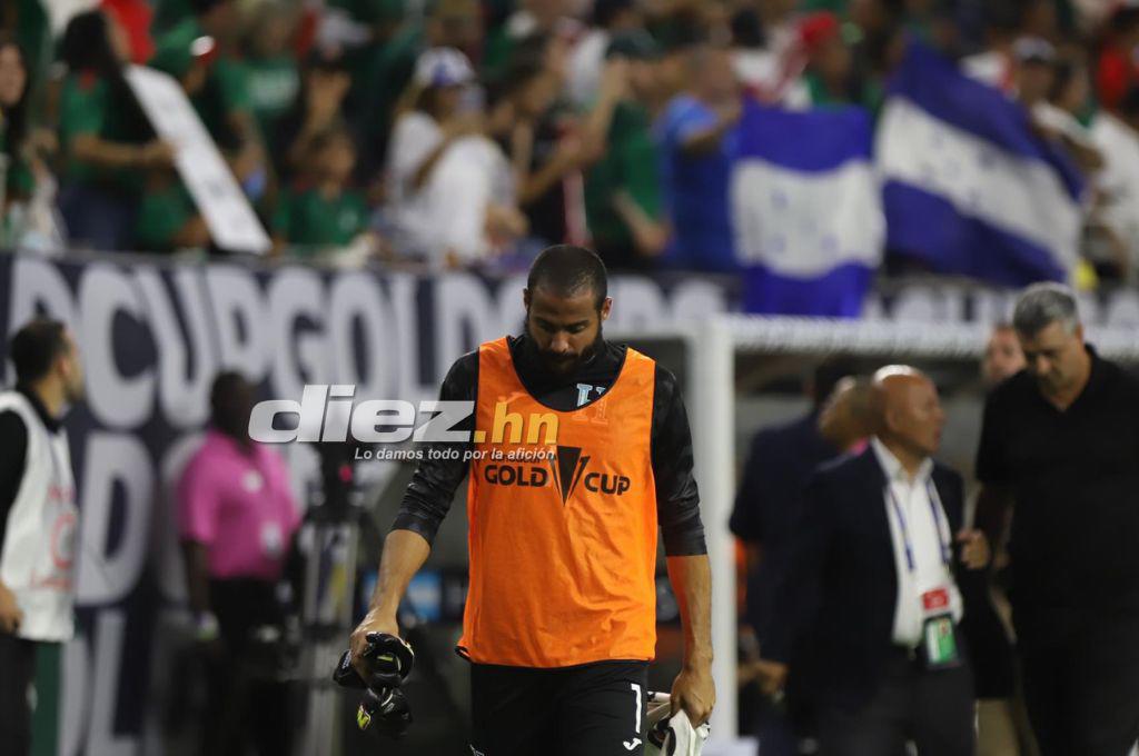 No se vio en TV: El jugador hondureño que no soportó la humillación ante México y así lo vivió Diego Vázquez