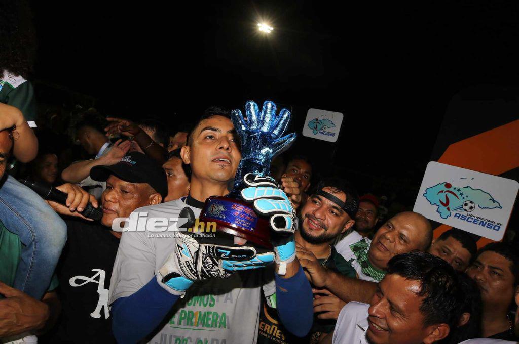 Así fue la eufórica celebración de Juticalpa FC tras conseguir el ascenso a la primera división y la tristeza del Lone FC