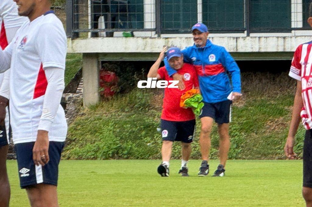 Olimpia vs Marathón: tremendo abrazo de Espinel, futbolista usa vendaje para llegar a la final y otro se ausenta del entreno