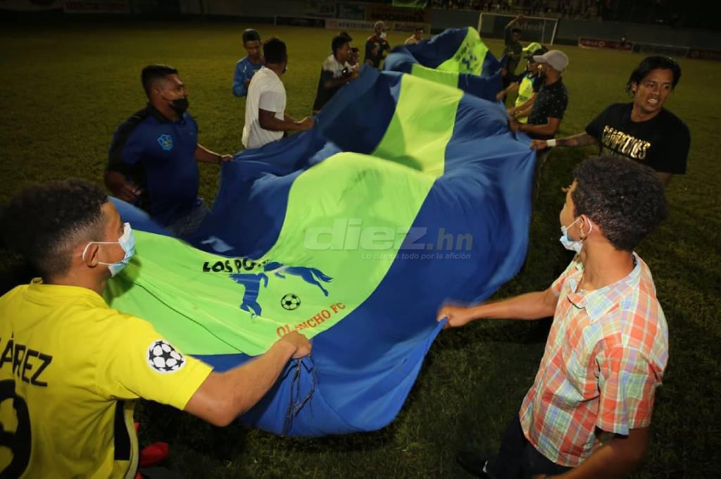 La frustración de Welcome, el festejo del Olancho y el ‘firulais’ en la cancha: así se vivió en fotos la final de la Liga de Ascenso