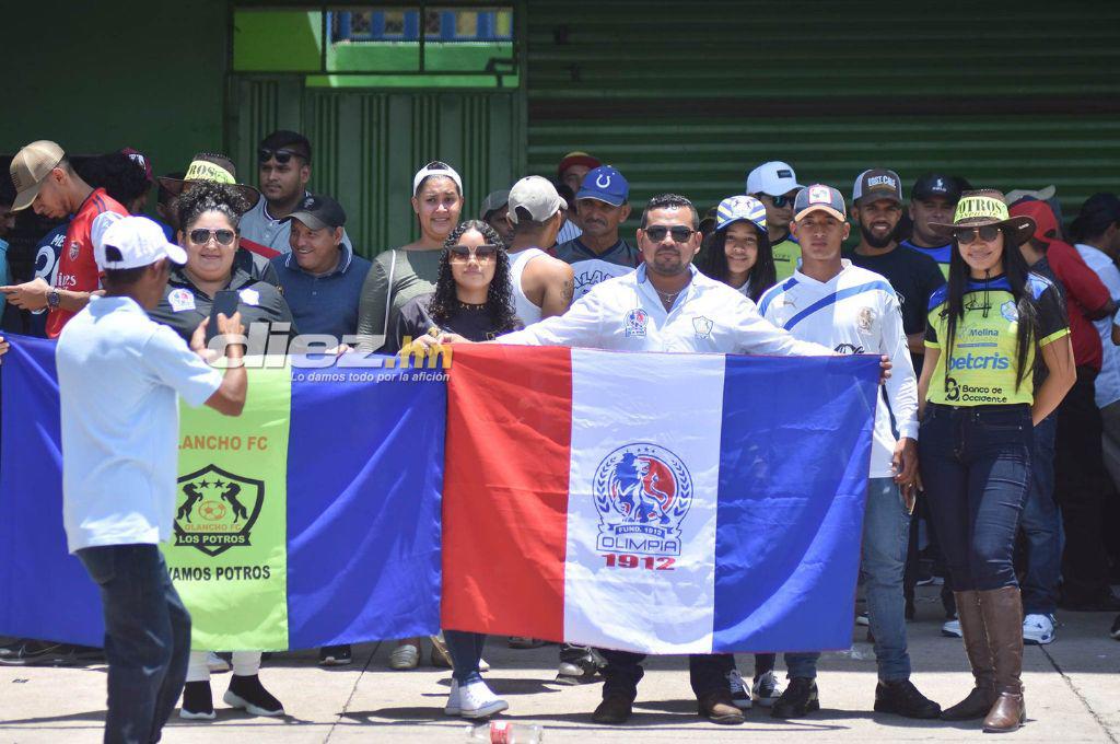 Fotos: La Ultra Fiel se “apodera” de Juticalpa; caballos y llenazo en la final entre Potros y Olimpia