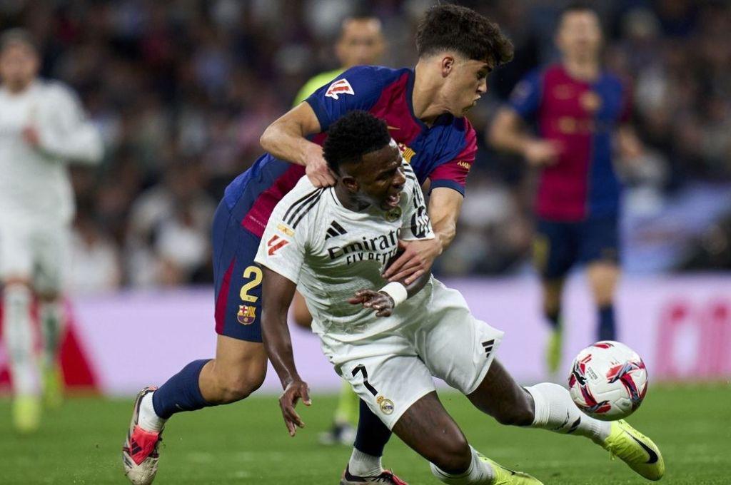 Hansi Flick con cinco bajas: el poderoso 11 titular del Barcelona para bajar de la cima al Real Madrid en el Clásico de España