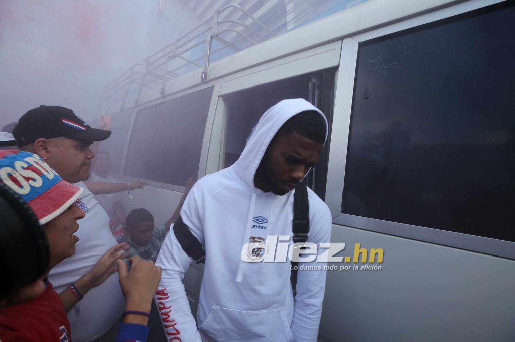 Olimpia-Génesis: ¿Qué pasó con Tilguath en su llegada?, el show de la Ultra Fiel y el gesto de los jugadores con la afición blanca