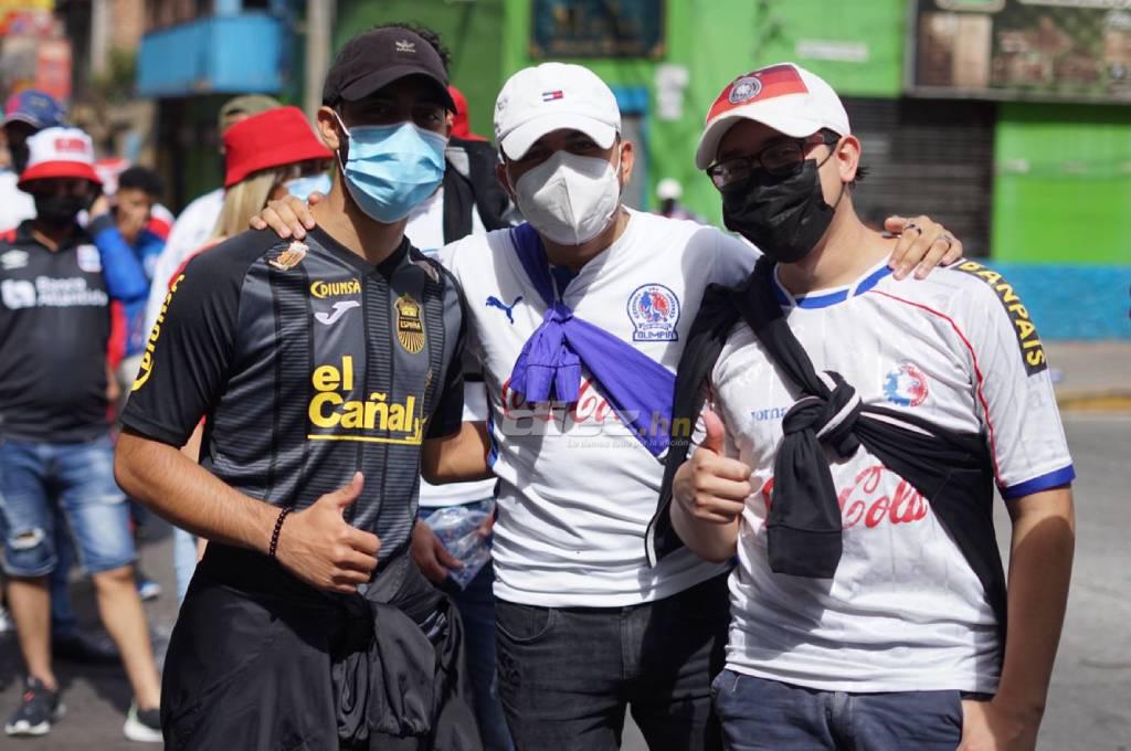 ¡Ya se respira la final en el Nacional! Así se vive el ambiente previo al Olimpia vs Real España en Tegucigalpa