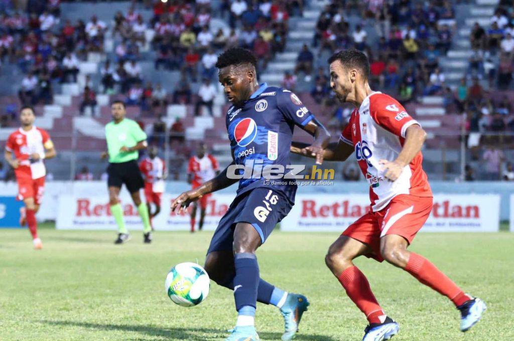 ¡Tremendo regalo! Matías Quinteros se duerme, no puede contralar el balón y Zapatilla Mejía anota para Motagua