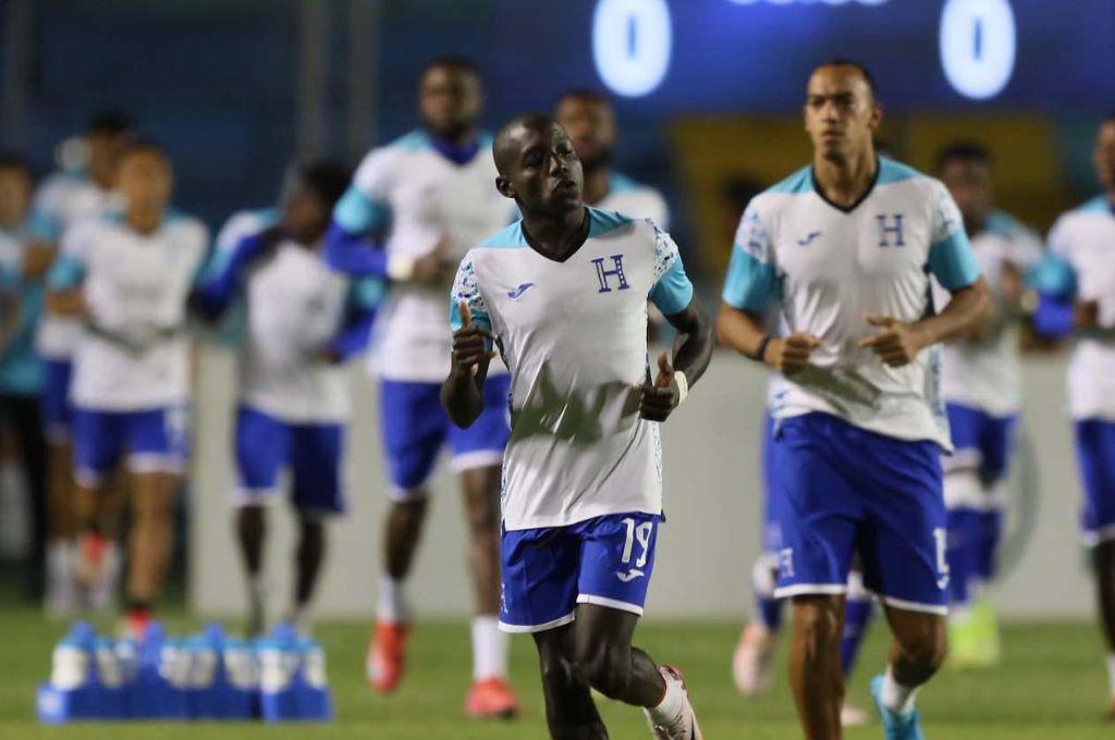 Sin Alberth Elis, pero sí con Mathías Vázquez: las ausencias y sorpresas de Rueda en la lista preliminar de Honduras para la Copa Oro