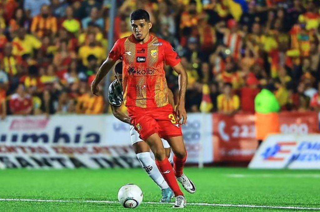 Sin Alberth Elis, pero sí con Mathías Vázquez: las ausencias y sorpresas de Rueda en la lista preliminar de Honduras para la Copa Oro