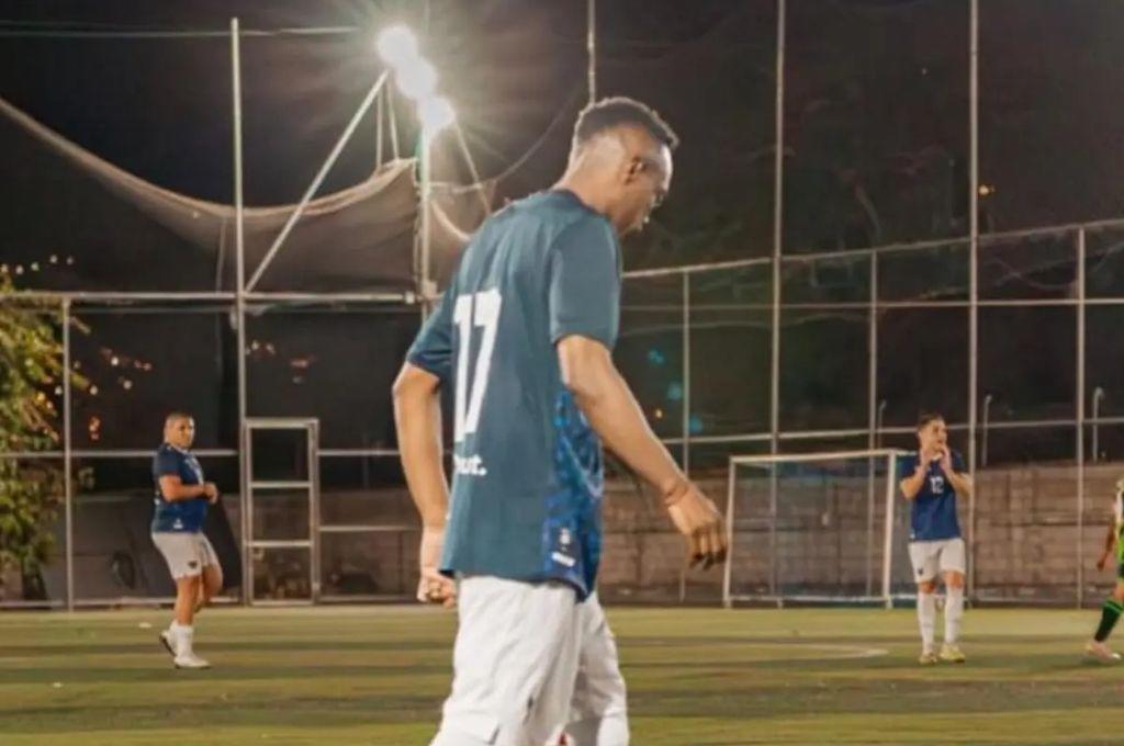 Mundialista es arrestado por robarse celulares y computadoras: fue atrapado con una subametralladora