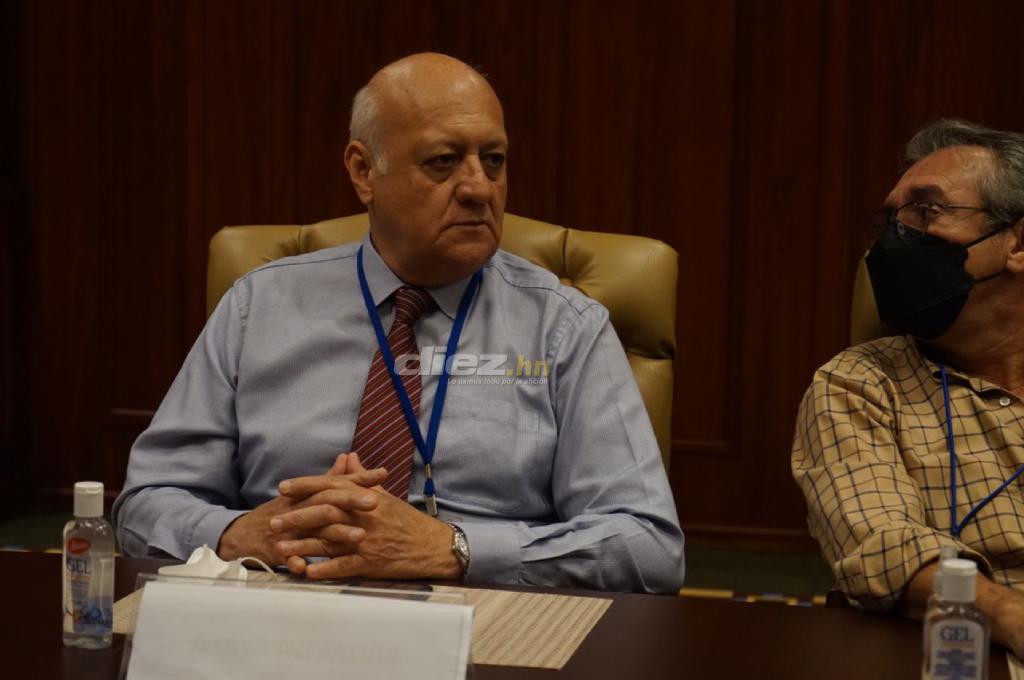 Presidentes del Real España y Marathón como pocas veces visto, el sorpresivo invitado y la confensión del alcalde