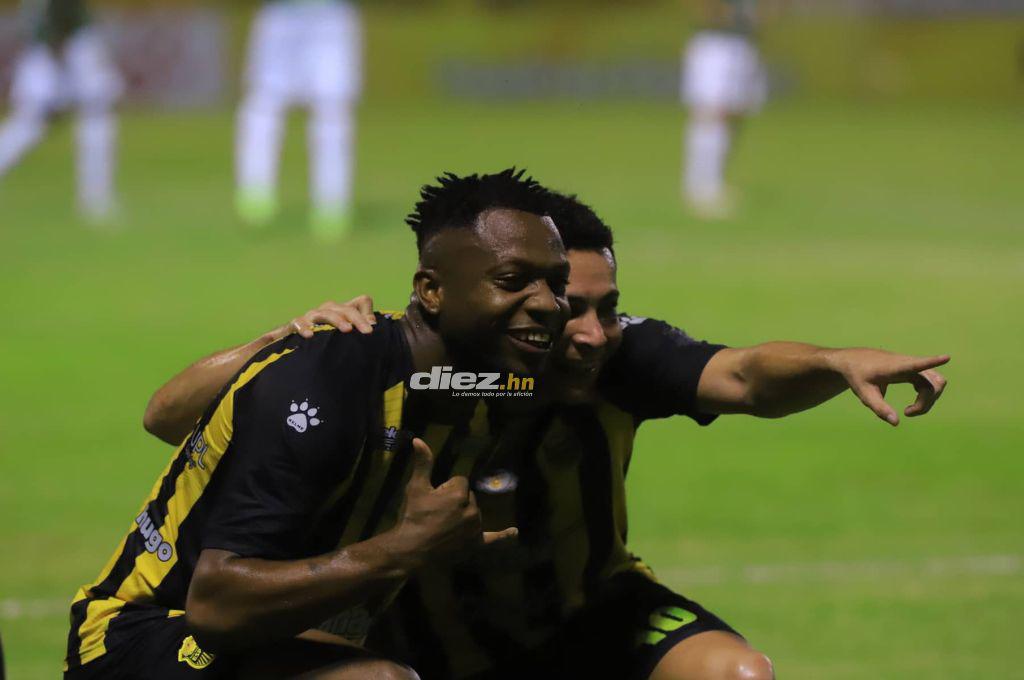 NO SE VIO EN TV: Las selfies del “Toro” Benguché, el detalle con los tacos del debutante Francisco Martínez y el enfado de Manolo Keosseián