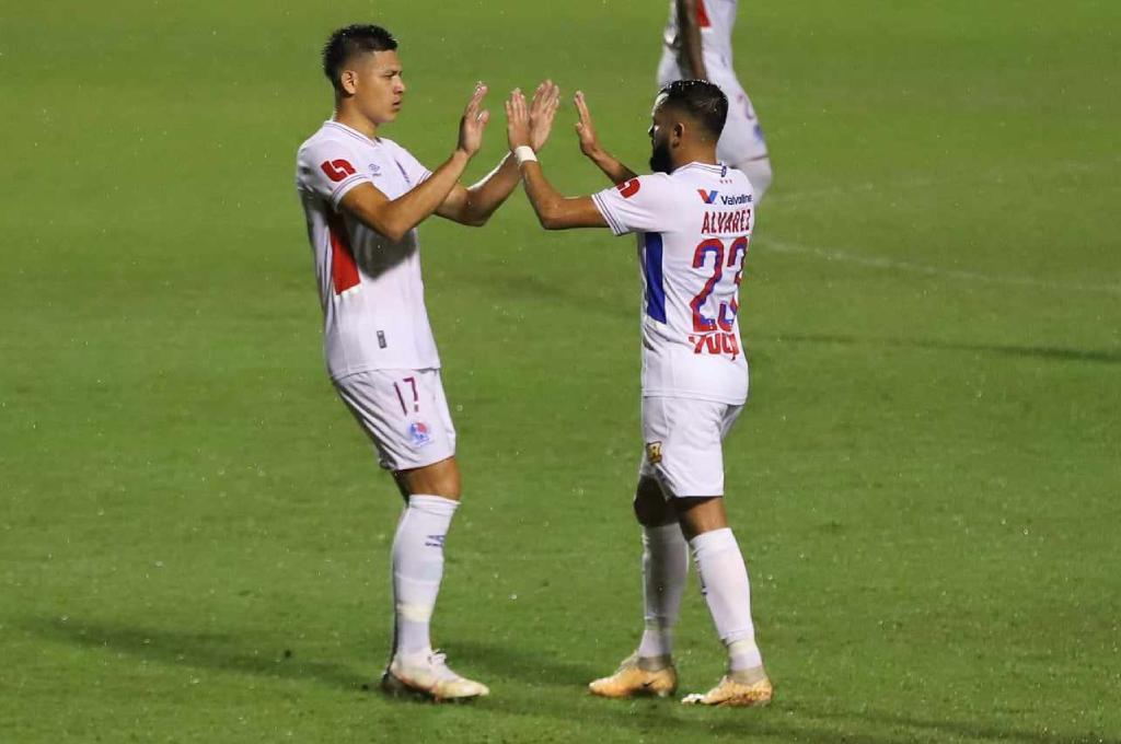 Jorge Álvarez fue el ‘MVP’. Metió un gol y participó en los otros dos goles del triunfo de Olimpia por 3-1 ante UPN. FOTO: Emilio Flores