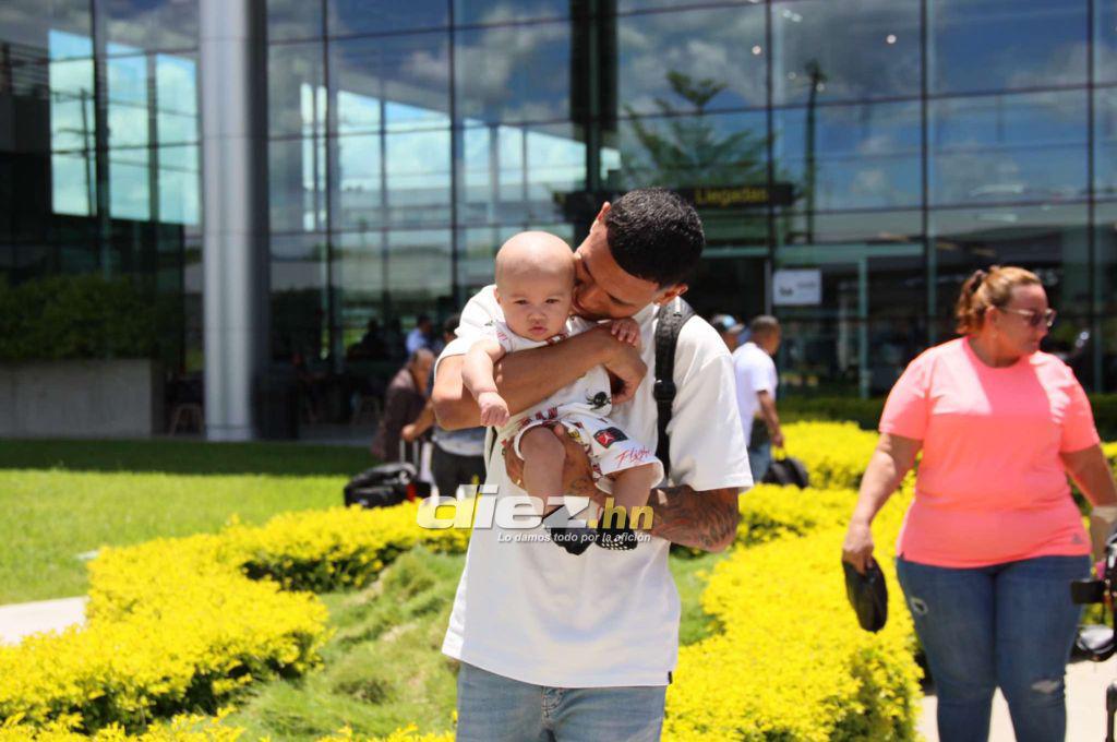 Ya están en Honduras: Locura de las chicas por Luis Palma en el aeropuerto y el tierno beso de Kervin Arriaga a su esposa