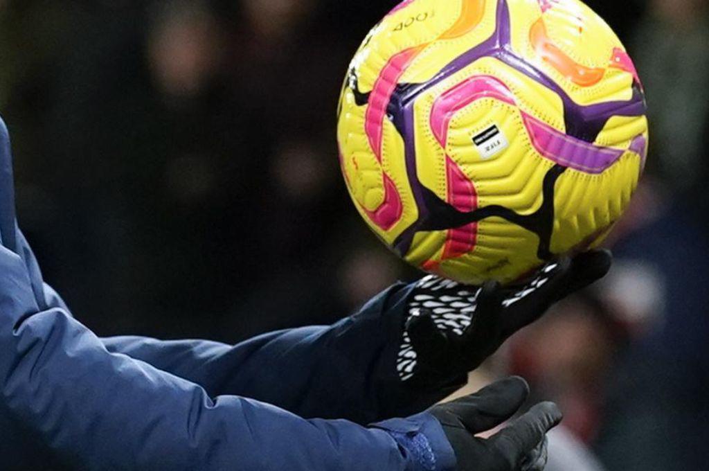 Estrella de la Premier League fue detenido en pleno entreno por violación y la mujer rompe el silencio: “Me trató como una basura”