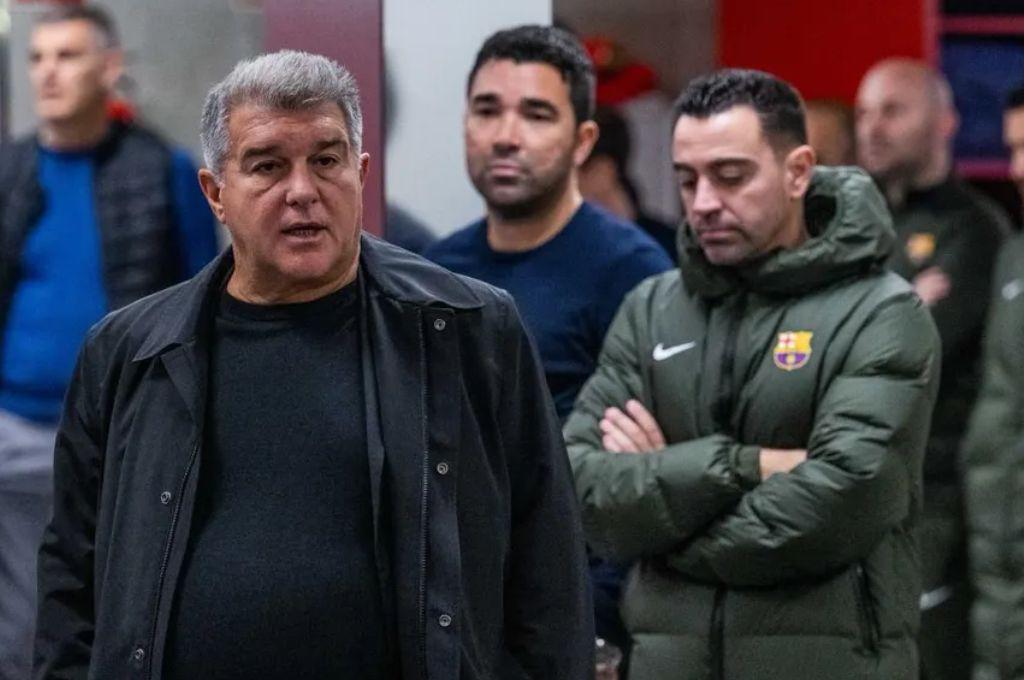 Laporta está deseperado, llamó a inesperado técnico para que tome al Barcelona y la respuesta que recibió
