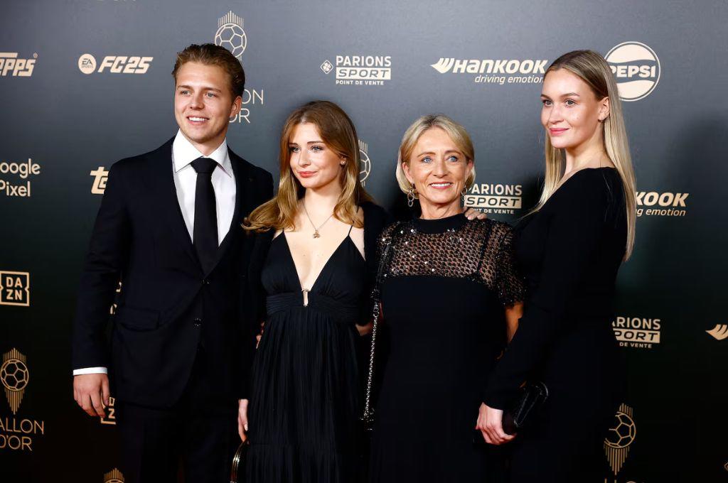 Alfombra roja del Balón de Oro 2024: Los abucheados e insultados, la celebración de Yamal y los trajes más extraños de la gala