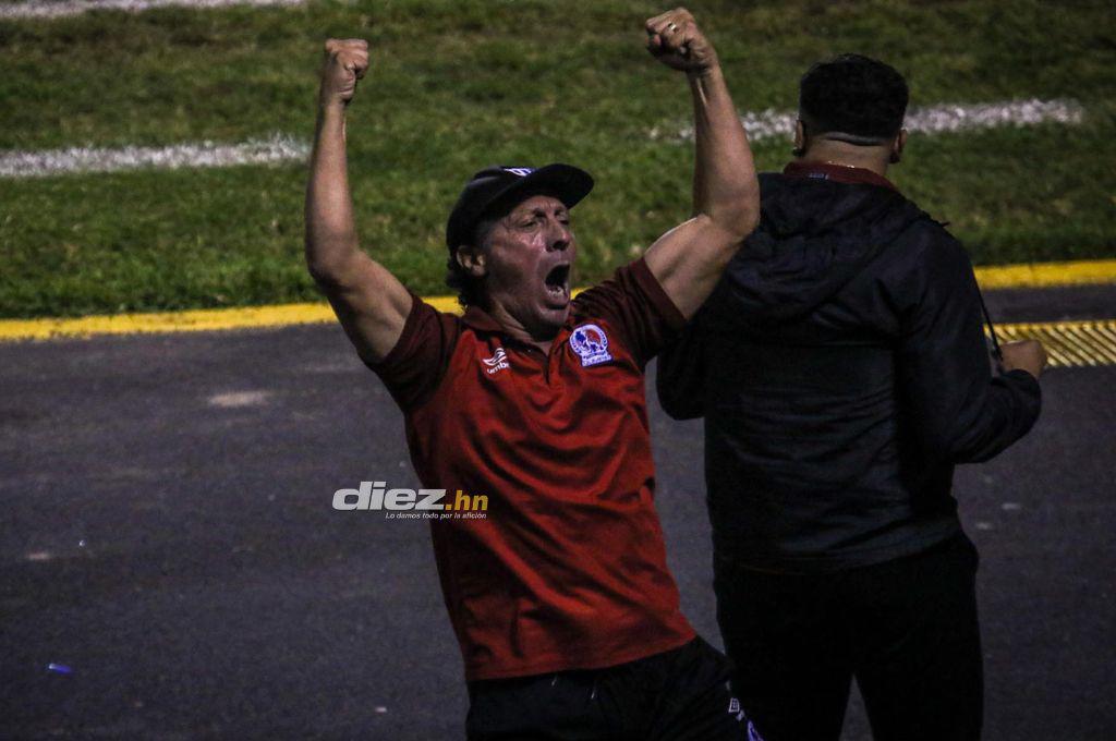 La incredulidad del “Mango”, inexorable ley del ex y el éxtasis de Troglio tras clasificar a su primera final de Concacaf con Olimpia (FOTOS)