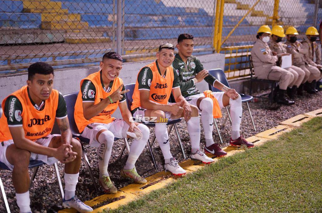 NO SE VIO EN TV: Las selfies del “Toro” Benguché, el detalle con los tacos del debutante Francisco Martínez y el enfado de Manolo Keosseián