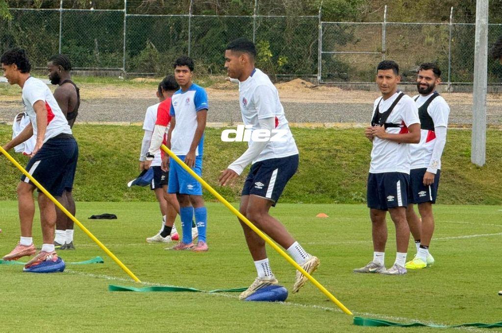 Olimpia vs Marathón: tremendo abrazo de Espinel, futbolista usa vendaje para llegar a la final y otro se ausenta del entreno