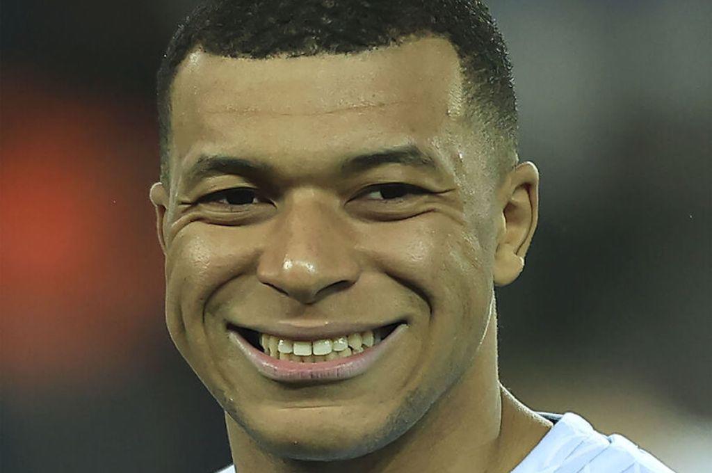Real Madrid sorprende al mencionar a Kylian Mbappé en su página web y PSG lo borra completamente