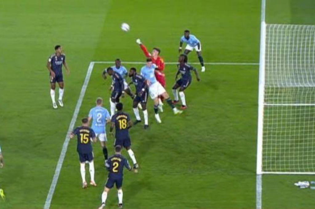 ¡Escándalo! El gol que le anularon al Celta ante Real Madrid por esta acción sobre Kepa y Vinicius enciende las alarmas