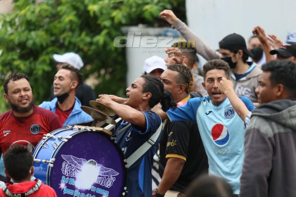 ¡Se pinta el Nacional! Así se vivió la previa de la final de ida entre Motagua y Real España: la afición puso el color