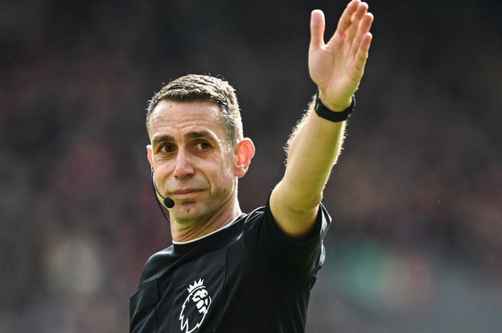 Fue despedido de la Premier por insultar a DT y revela lo inesperado: “Recibí mensajes que decían que ojalá mi madre muriera de SIDA”